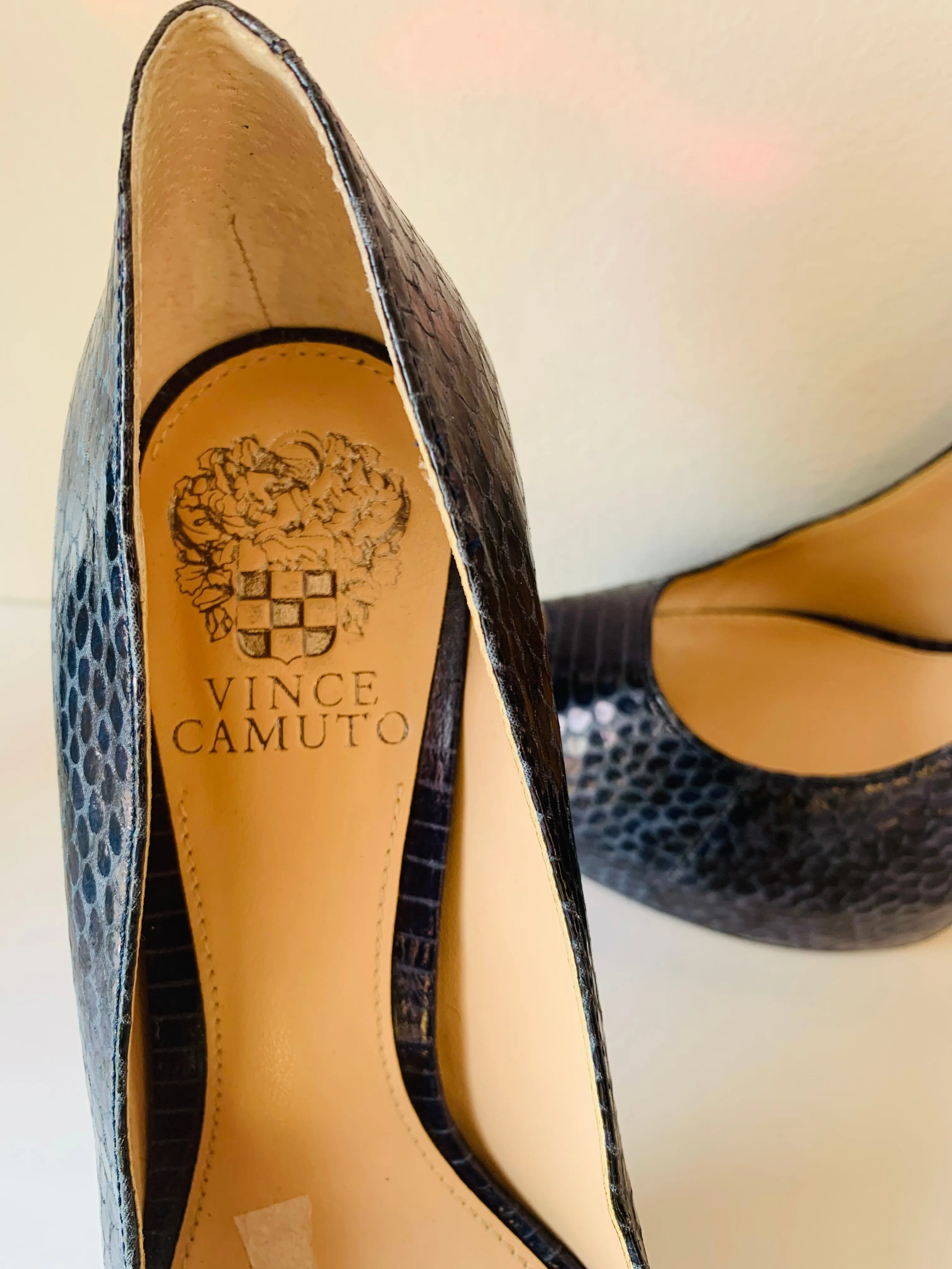 Vince Camuto Blue Faux Snakeskin Leather Peep Toe Pump/ Heels Women’s Size 7.5