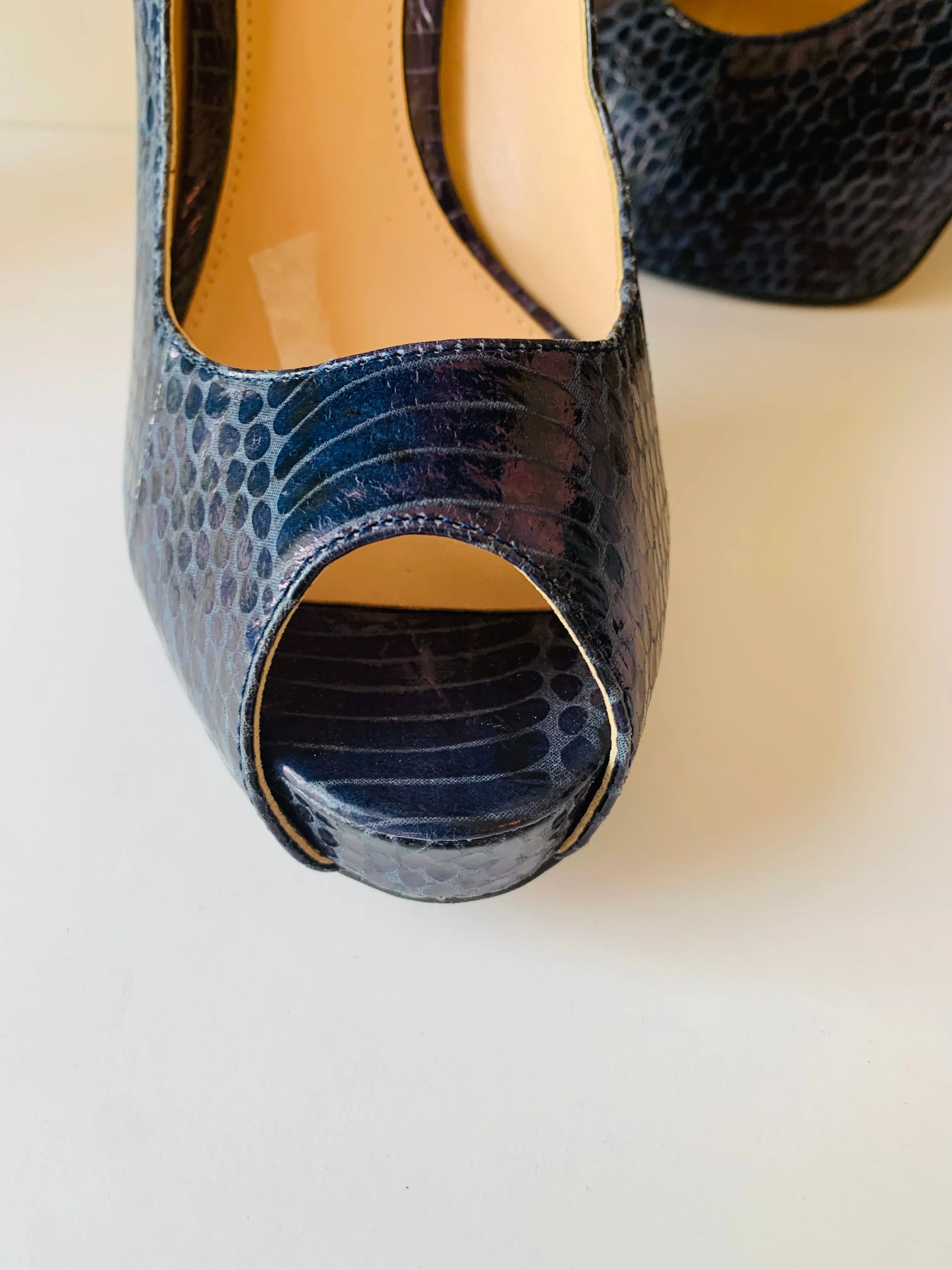 Vince Camuto Blue Faux Snakeskin Leather Peep Toe Pump/ Heels Women’s Size 7.5