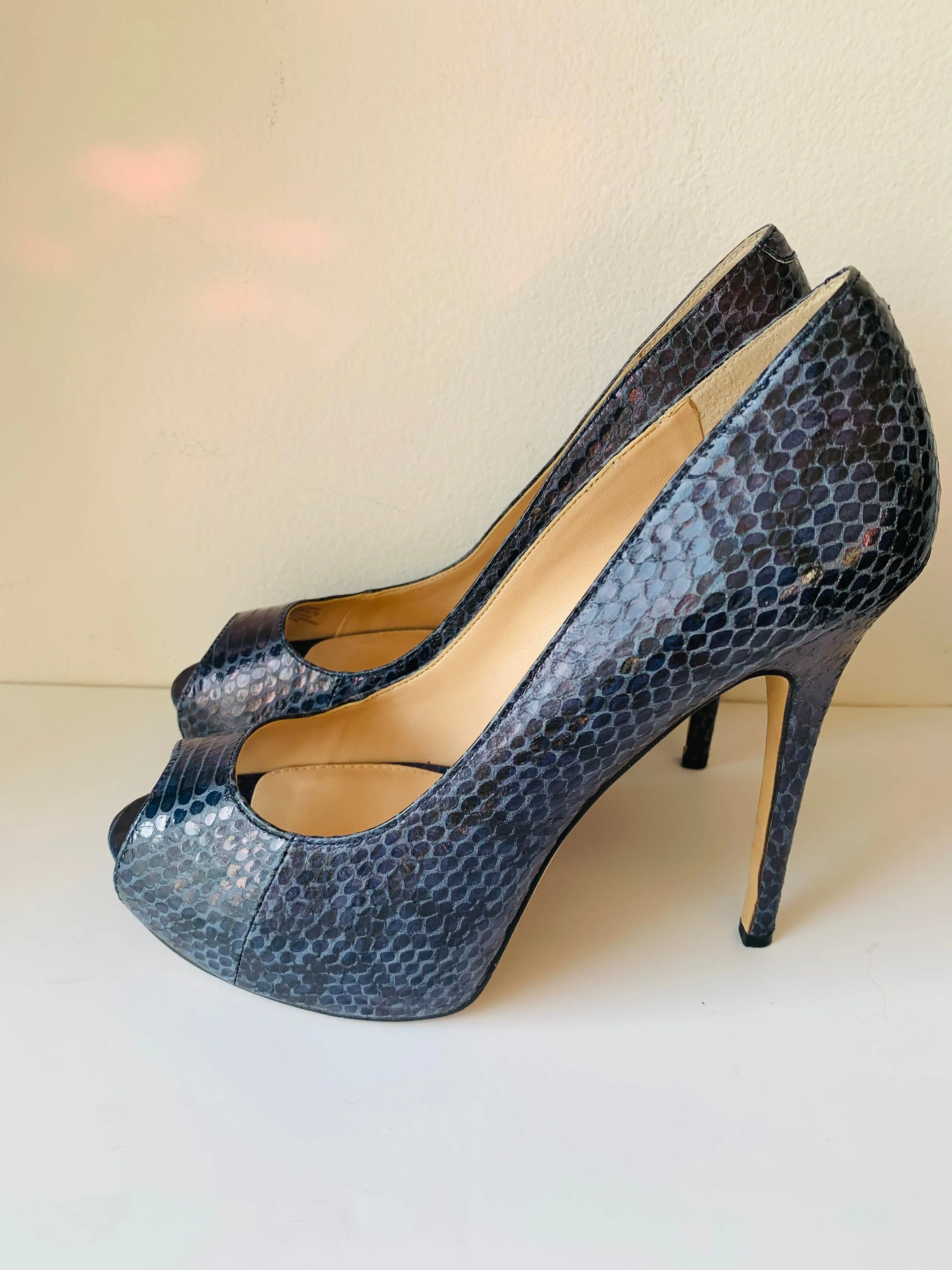 Vince Camuto Blue Faux Snakeskin Leather Peep Toe Pump/ Heels Women’s Size 7.5
